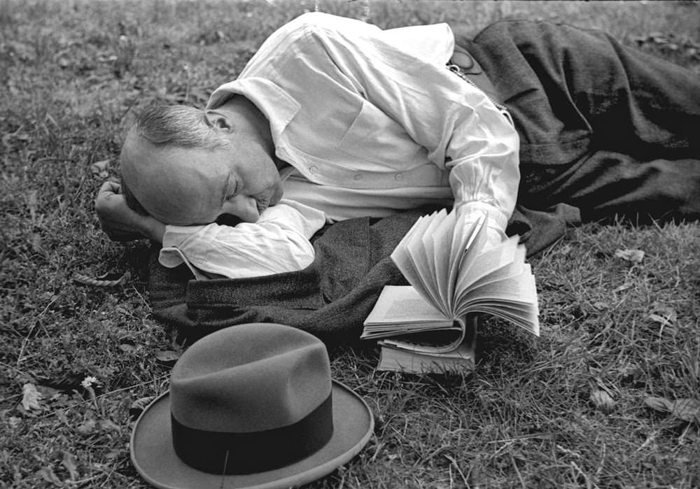 Reading in Grass, 1936