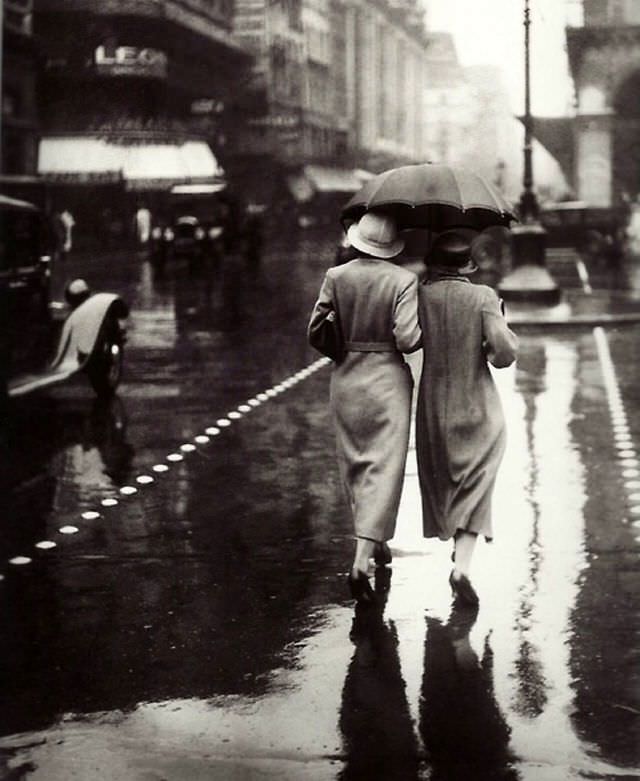 Rainy day in Paris, 1934
