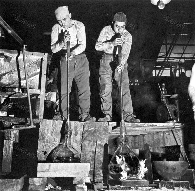 During slavery at the glassworks of the Chemical Products and Fertilizers Company, Drapetsona, 1957