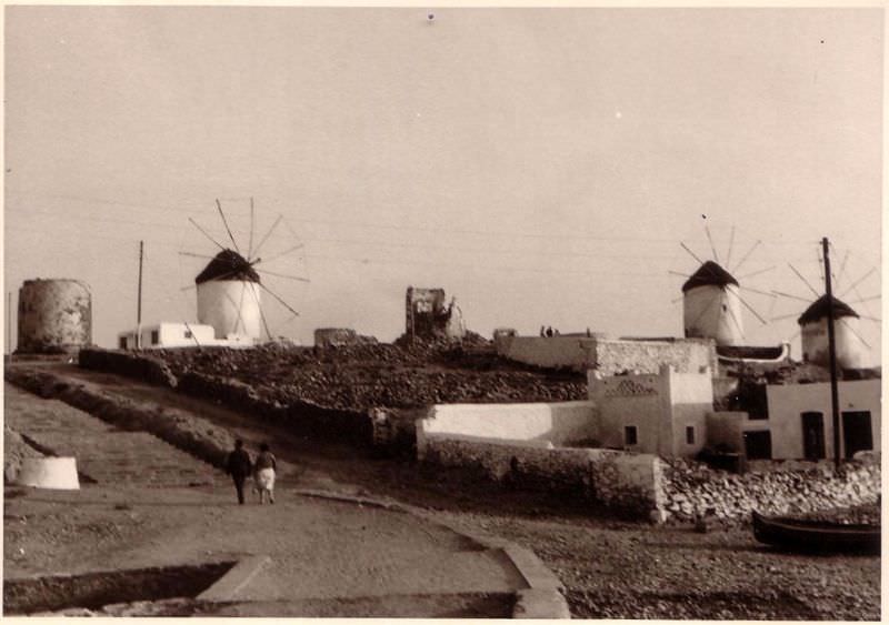 Postwar Greece: 50+ Photos Show Everyday Life Of Greece In The 1950s