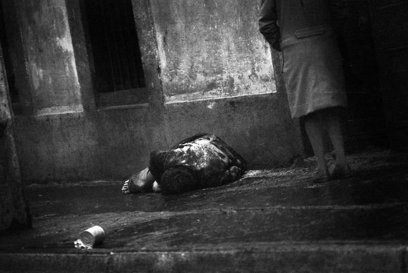 2 Drunk in the rain, Santiago, Chile, 1962
