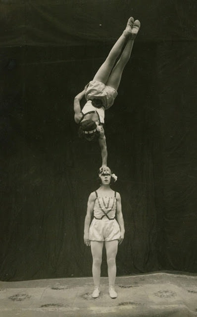 Stunning Hand balancing skill