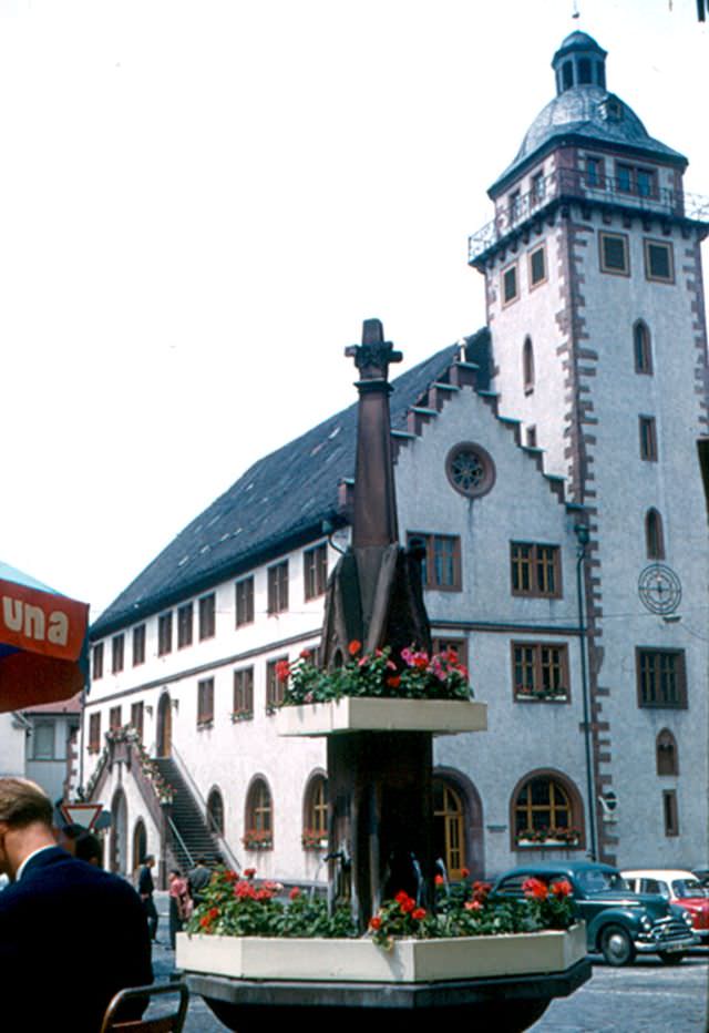 Mosbach. Rathaus and fountain