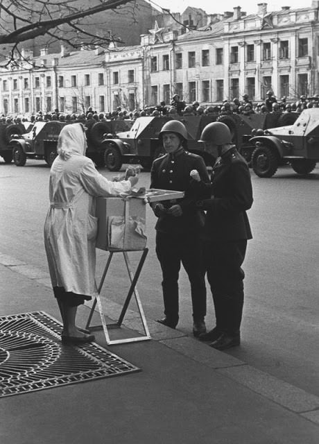 Bread was brought, 1960 - Grigory Dubinsky