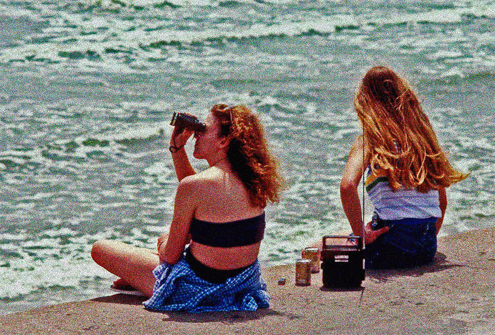 50+ Nostalgic Photos Of Teenage Girls Enjoying At Texas Beaches During The 1980s