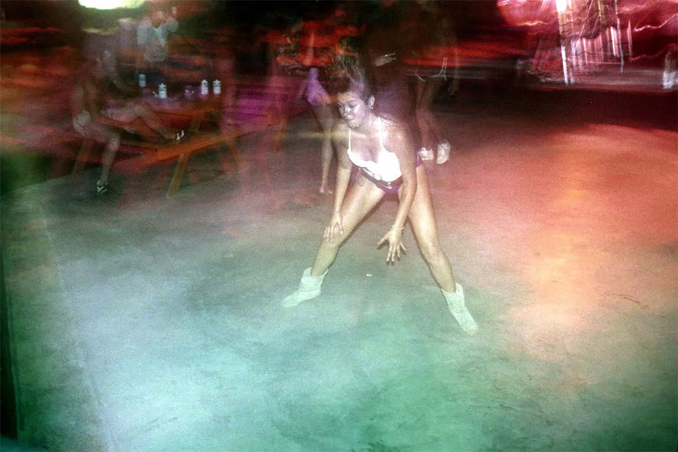 50+ Nostalgic Photos Of Teenage Girls Enjoying At Texas Beaches During The 1980s