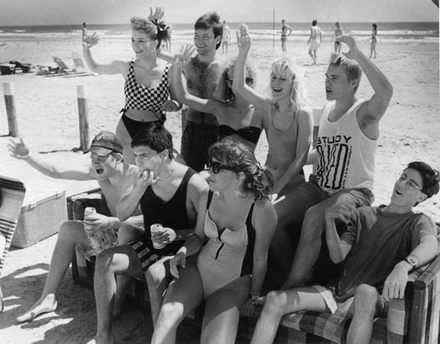 50+ Nostalgic Photos Of Teenage Girls Enjoying At Texas Beaches During The 1980s