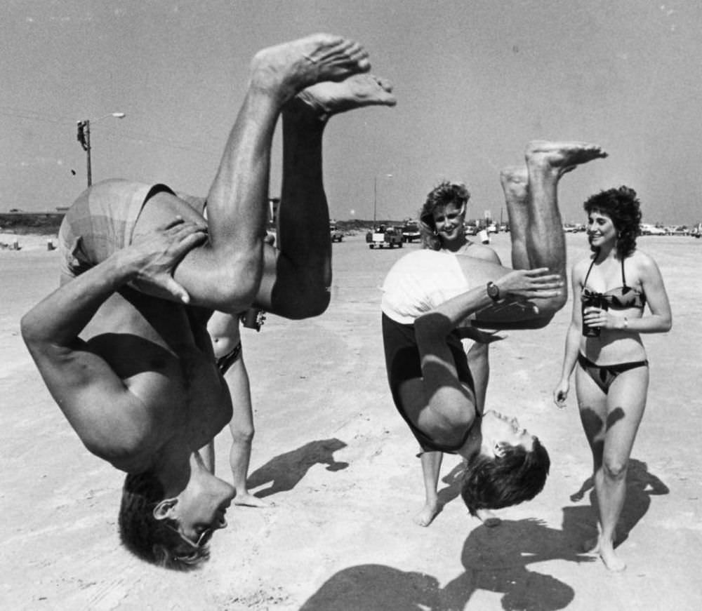 50+ Nostalgic Photos Of Teenage Girls Enjoying At Texas Beaches During The 1980s