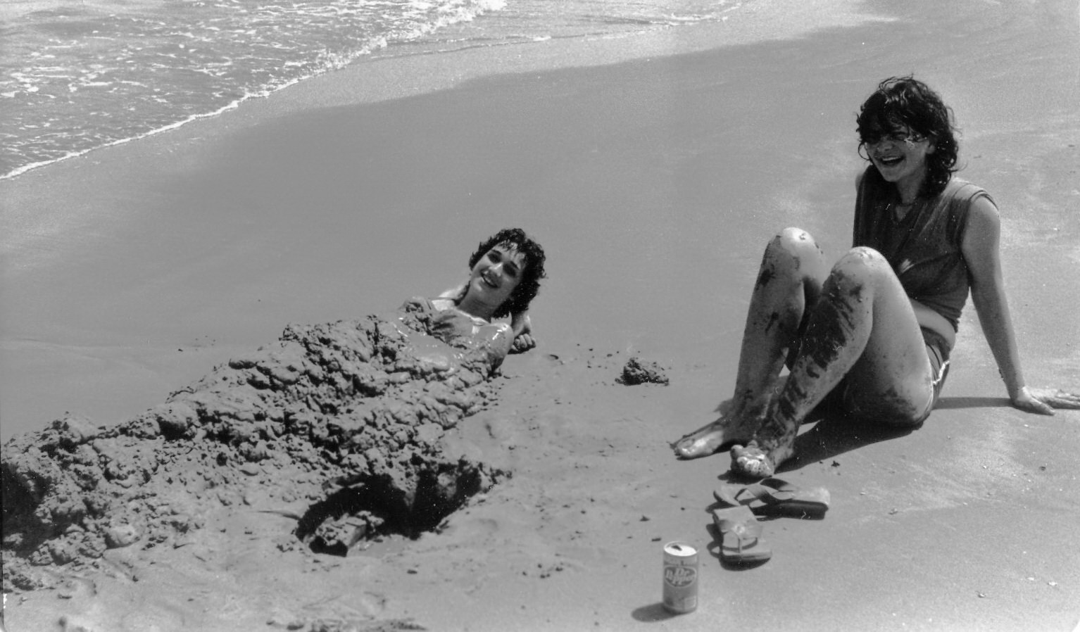 50+ Nostalgic Photos Of Teenage Girls Enjoying At Texas Beaches During The 1980s