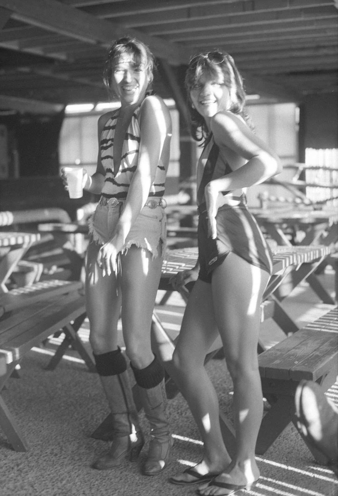 50+ Nostalgic Photos Of Teenage Girls Enjoying At Texas Beaches During The 1980s