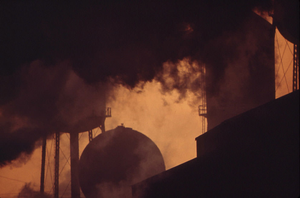 Smoke from Armco Steel on a sunny afternoon in May of 1972. (Blair Pittman/NARA)