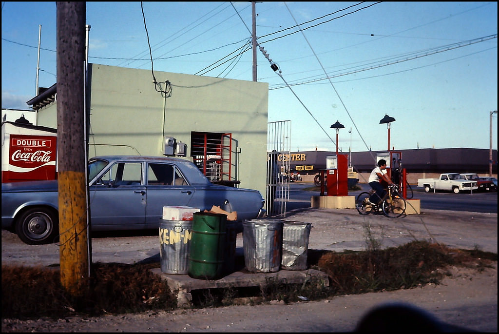 Ken-Mar Gas Station in July, 1979