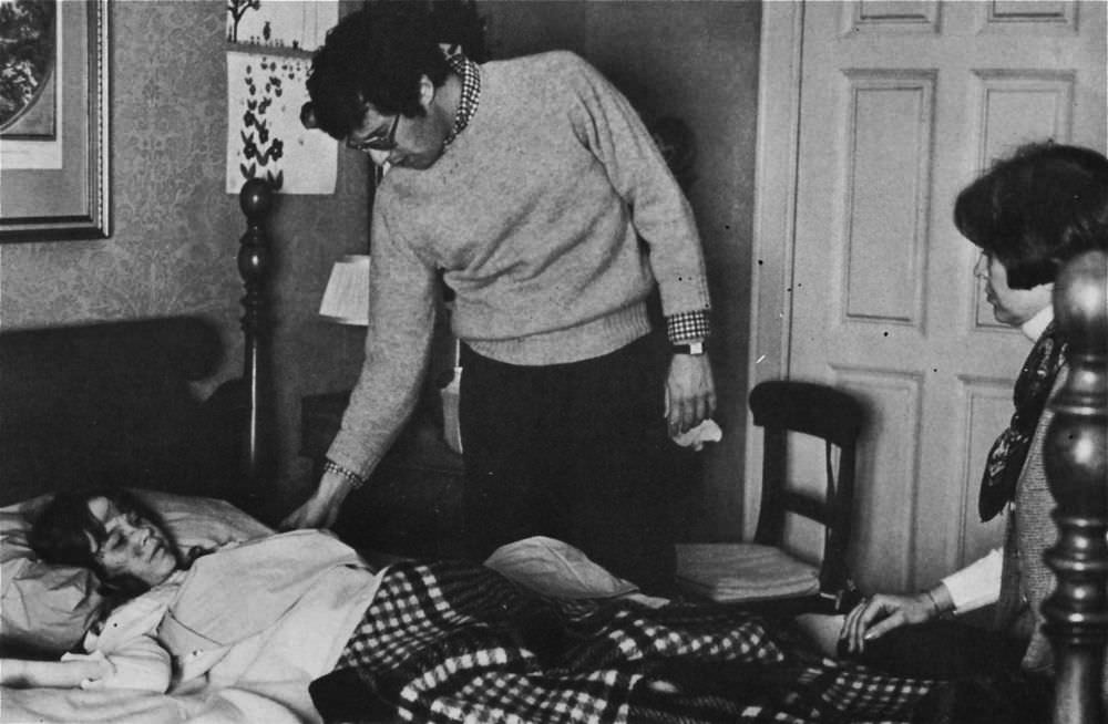 The Making Of “The Exorcist (1973)”: 50+ Rare Behind-the-Scenes Photos From Making Of Iconic Horror Movie