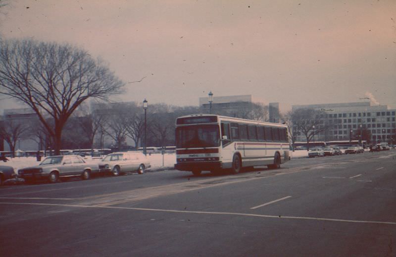 50+ Fascinating Color Photos Show Transportation Of Toronto In The 1980s