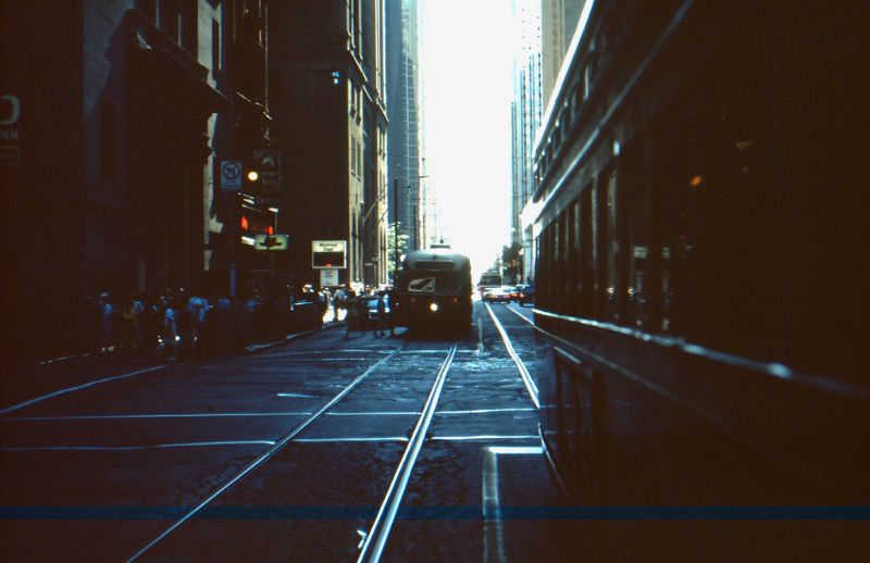 50+ Fascinating Color Photos Show Transportation Of Toronto In The 1980s