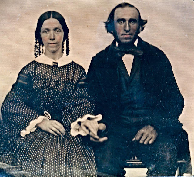 Victorian Couples: 50+ Gorgeous Portrait Photos Of ‘Husband and Wife’