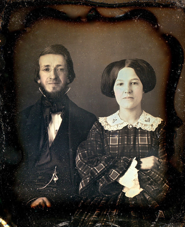 Victorian Couples: 50+ Gorgeous Portrait Photos Of ‘Husband and Wife’