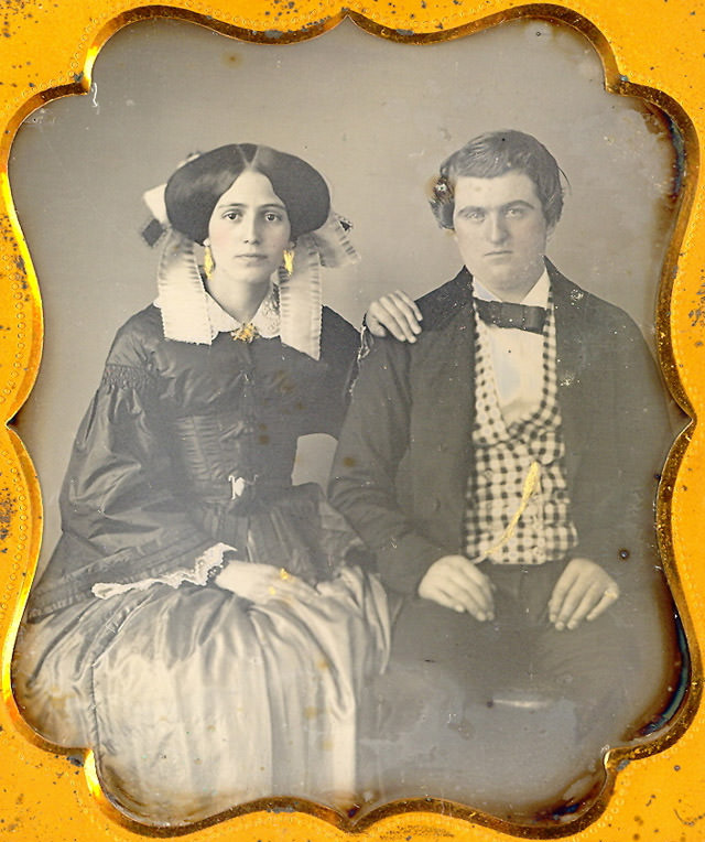 Victorian Couples: 50+ Gorgeous Portrait Photos Of ‘Husband and Wife’