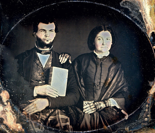 Victorian Couples: 50+ Gorgeous Portrait Photos Of ‘Husband and Wife’