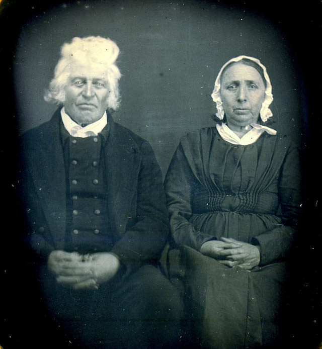 Victorian Couples: 50+ Gorgeous Portrait Photos Of ‘Husband and Wife’