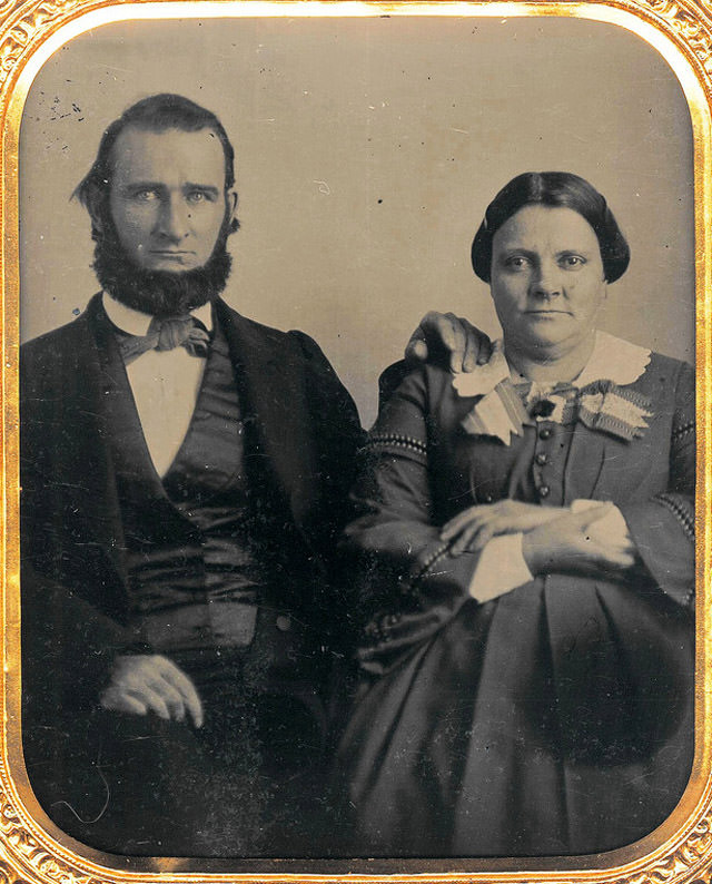 Victorian Couples: 50+ Gorgeous Portrait Photos Of ‘Husband and Wife’