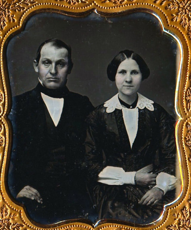 Victorian Couples: 50+ Gorgeous Portrait Photos Of ‘Husband and Wife’