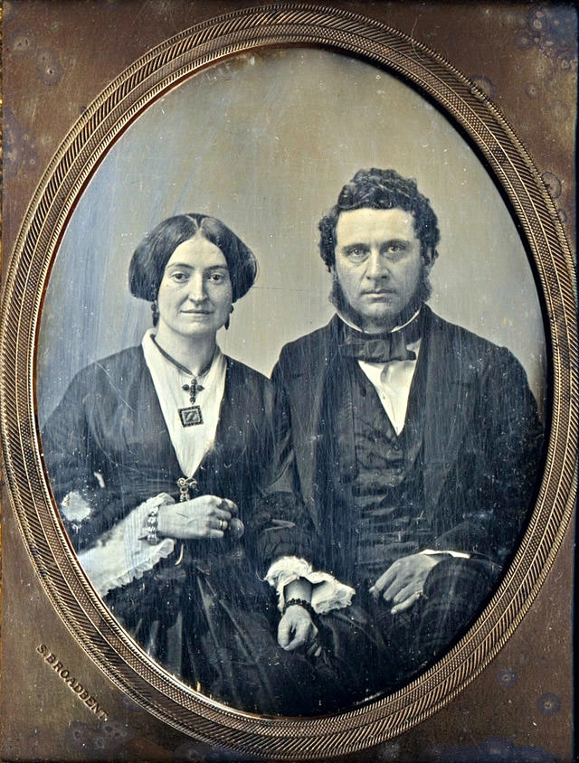 Victorian Couples: 50+ Gorgeous Portrait Photos Of ‘Husband and Wife’