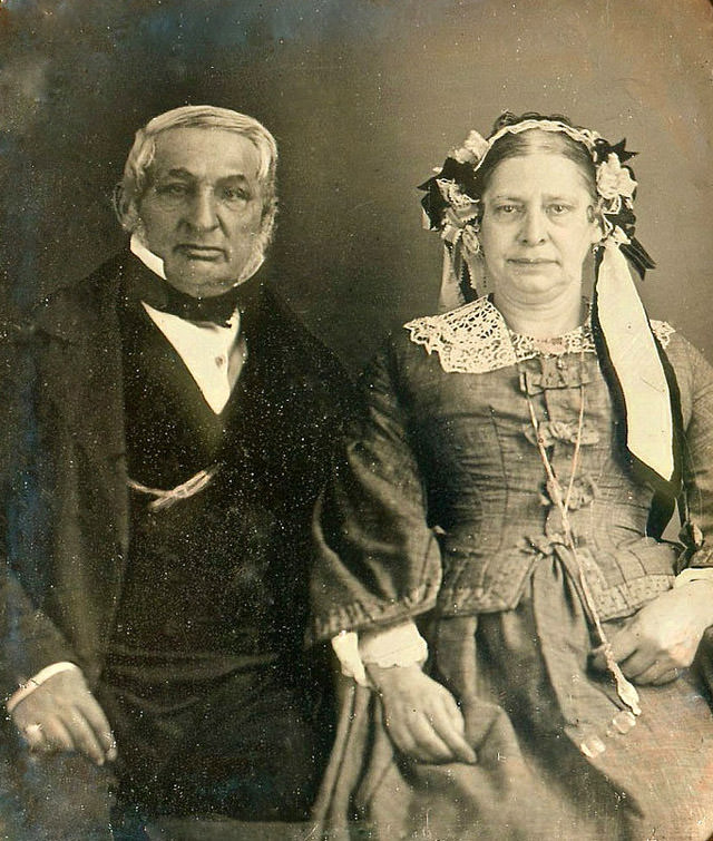 Victorian Couples: 50+ Gorgeous Portrait Photos Of ‘Husband and Wife’