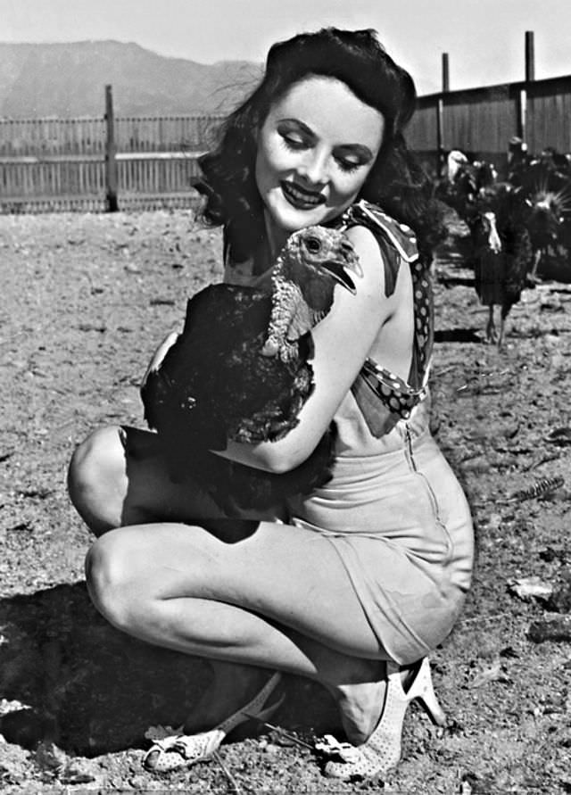 Peggy Diggins, 1940s