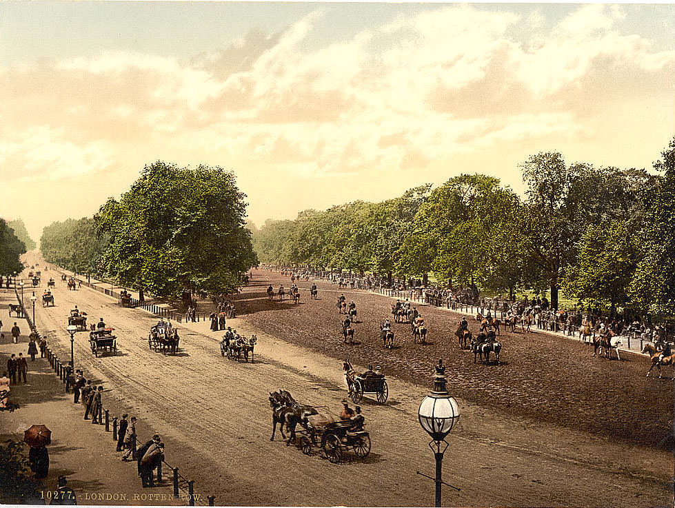 Rotten Row and Hyde Park Corner, London