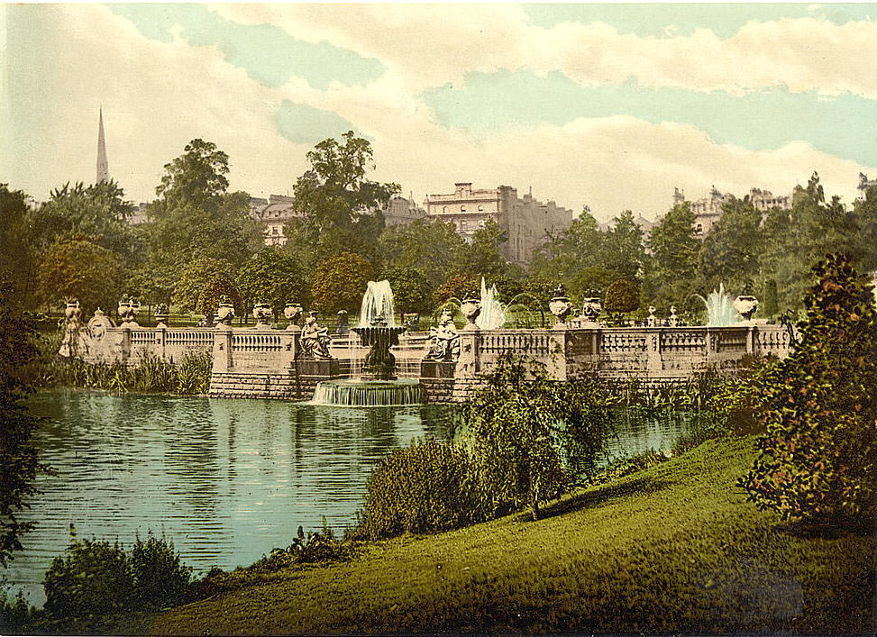 Kensington Gardens, the fountains, London
