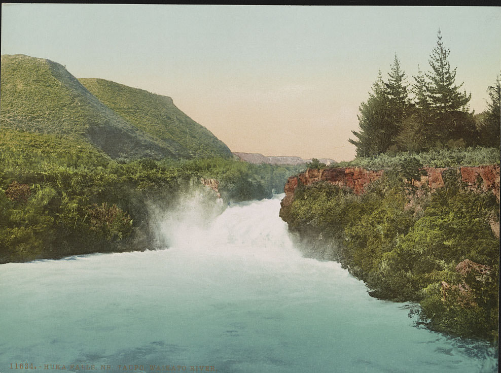 NR Taupo Waikato River, Huka Falls