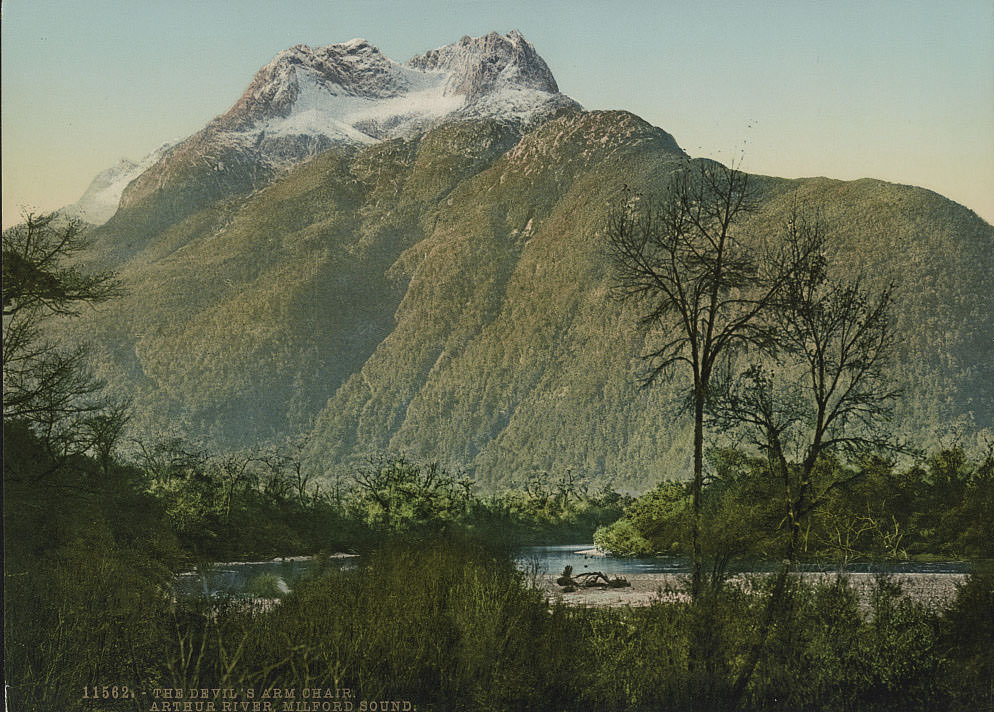 The Devil's Arm Chair, Arthur River, Milford Sound