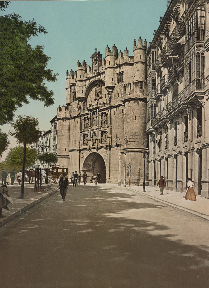 Arco de Santamaría,in Burgos.