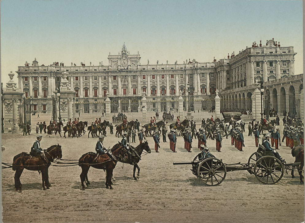 Plaza de Armas, Madrid