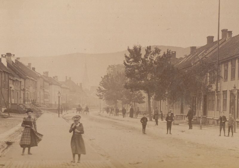 Kongens street towards Ila Church