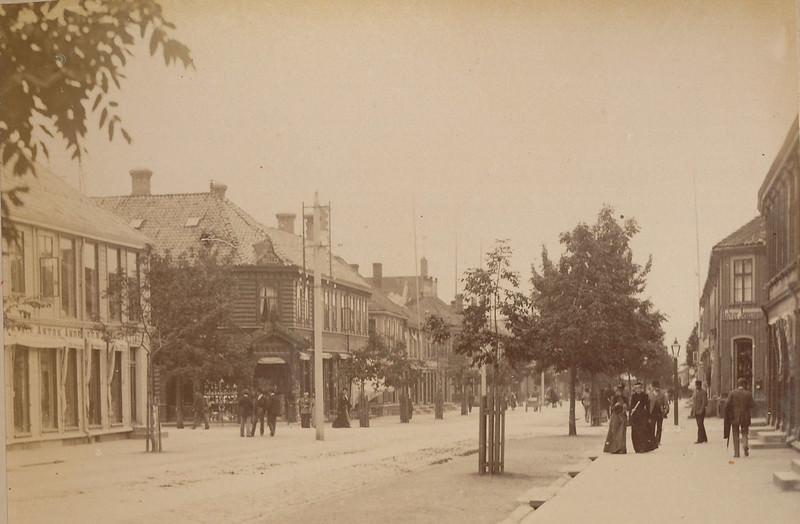 Nordre street at the corner of Dronningens street