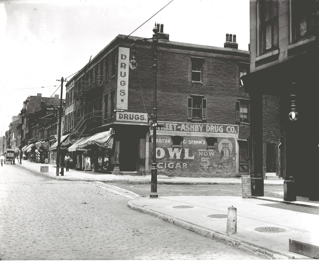 Intersection of Fifteenth Street and Franklin, looking northwest, ca. 1900s