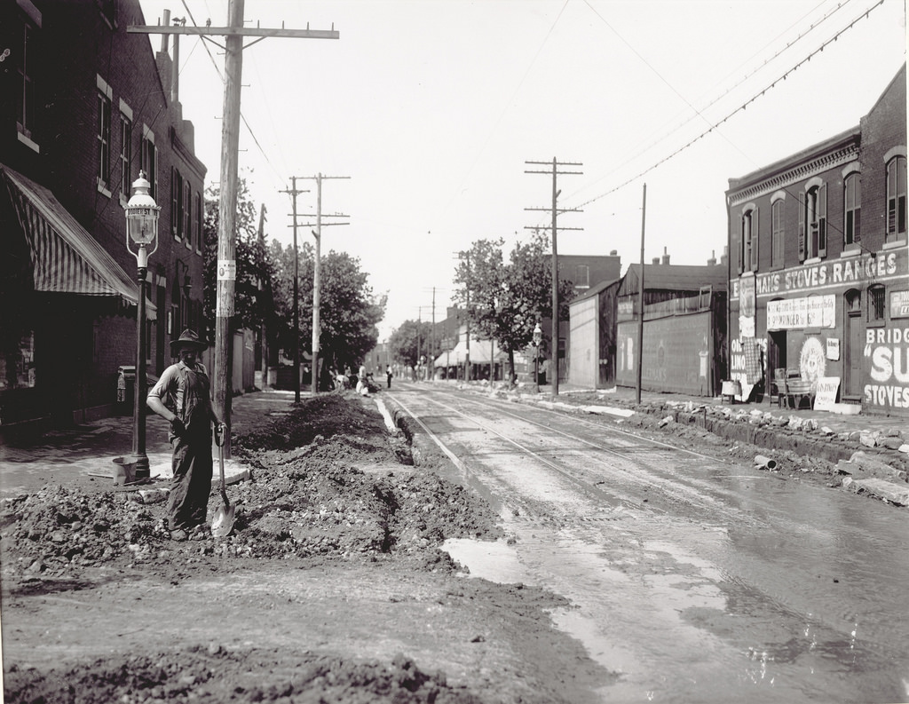 Nineteenth Street looking north from Dodier Street, 1900