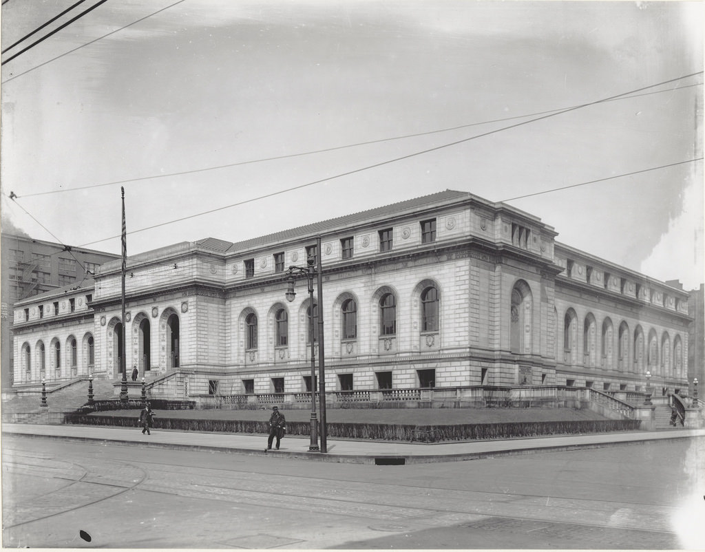 St. Louis Public Library at 1301 Olive Street, ca. 1910