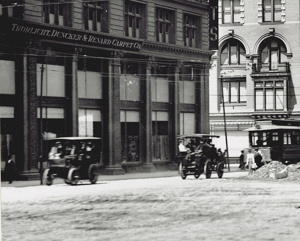 Trorlicht, Duncker and Renard Carpet Company on Washington Avenue east of Third Street, 1904