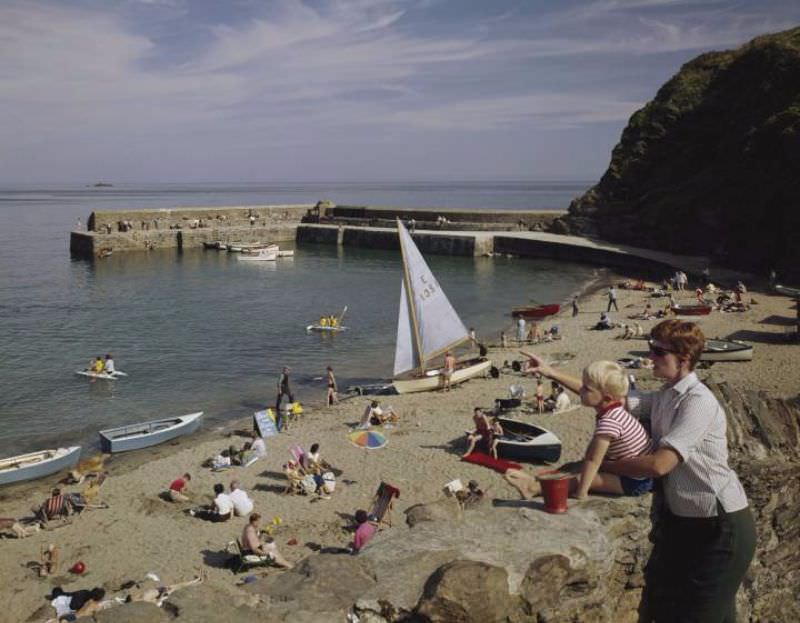 Elmar Ludwig, The Beach and Harbour, Gorran Haven, near Mevagissey, Cornwall