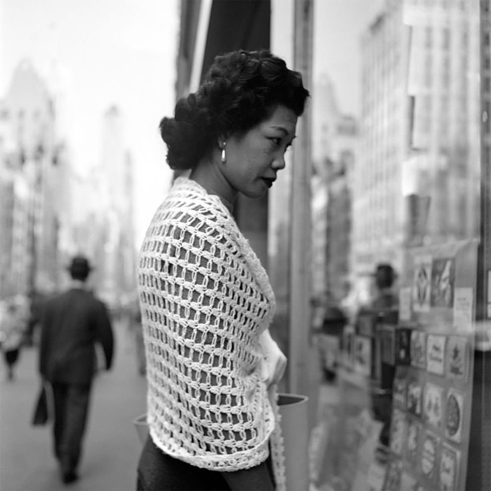 1950s New York: 50+ Spectacular Photographs Capture New City In Motion By Vivian Maier