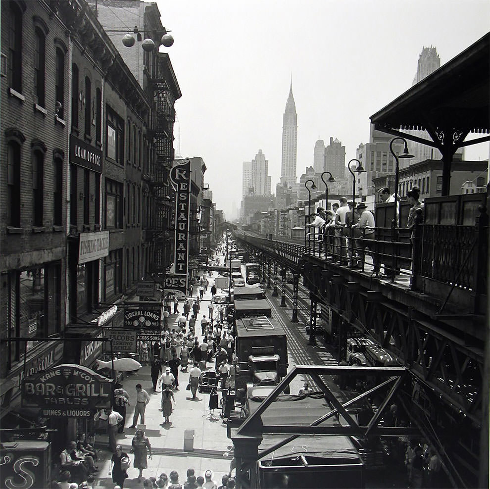 1950s New York: 50+ Spectacular Photographs Capture New City In Motion By Vivian Maier