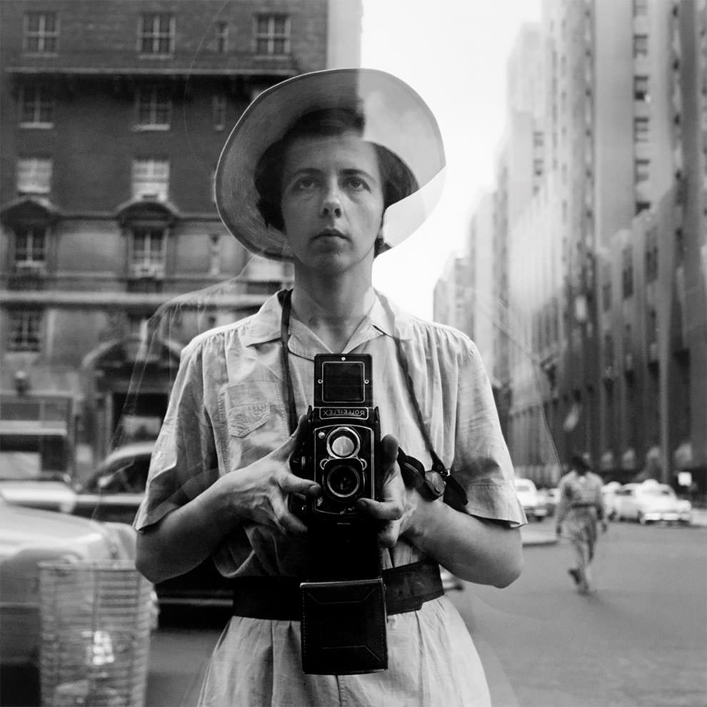 1950s New York: 50+ Spectacular Photographs Capture New City In Motion By Vivian Maier