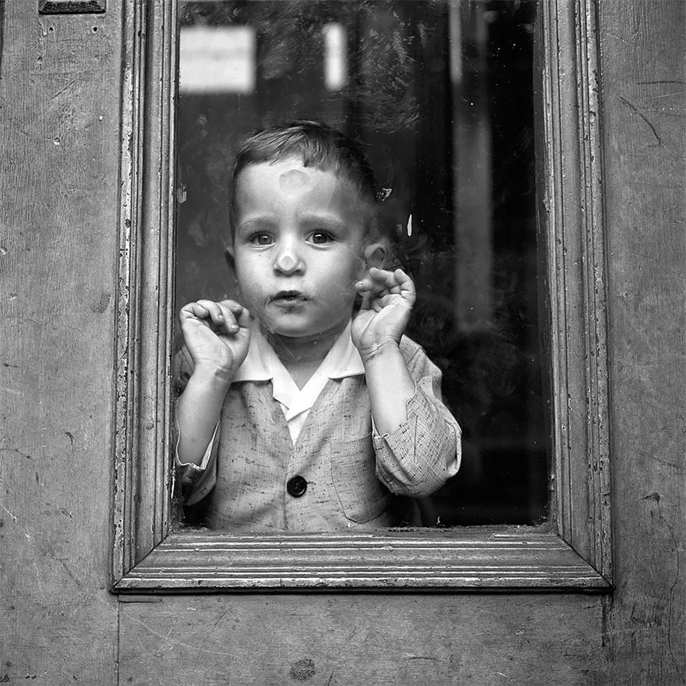 1950s New York: 50+ Spectacular Photographs Capture New City In Motion By Vivian Maier