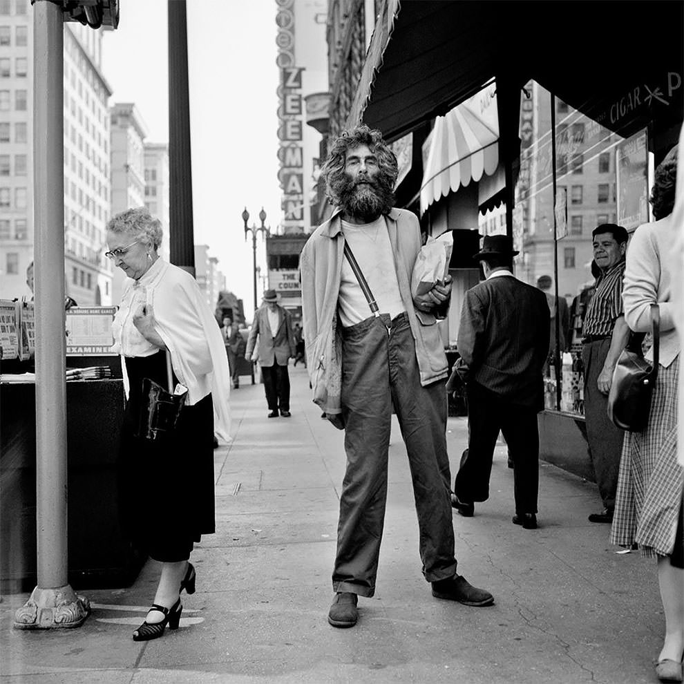 1950s New York: 50+ Spectacular Photographs Capture New City In Motion By Vivian Maier