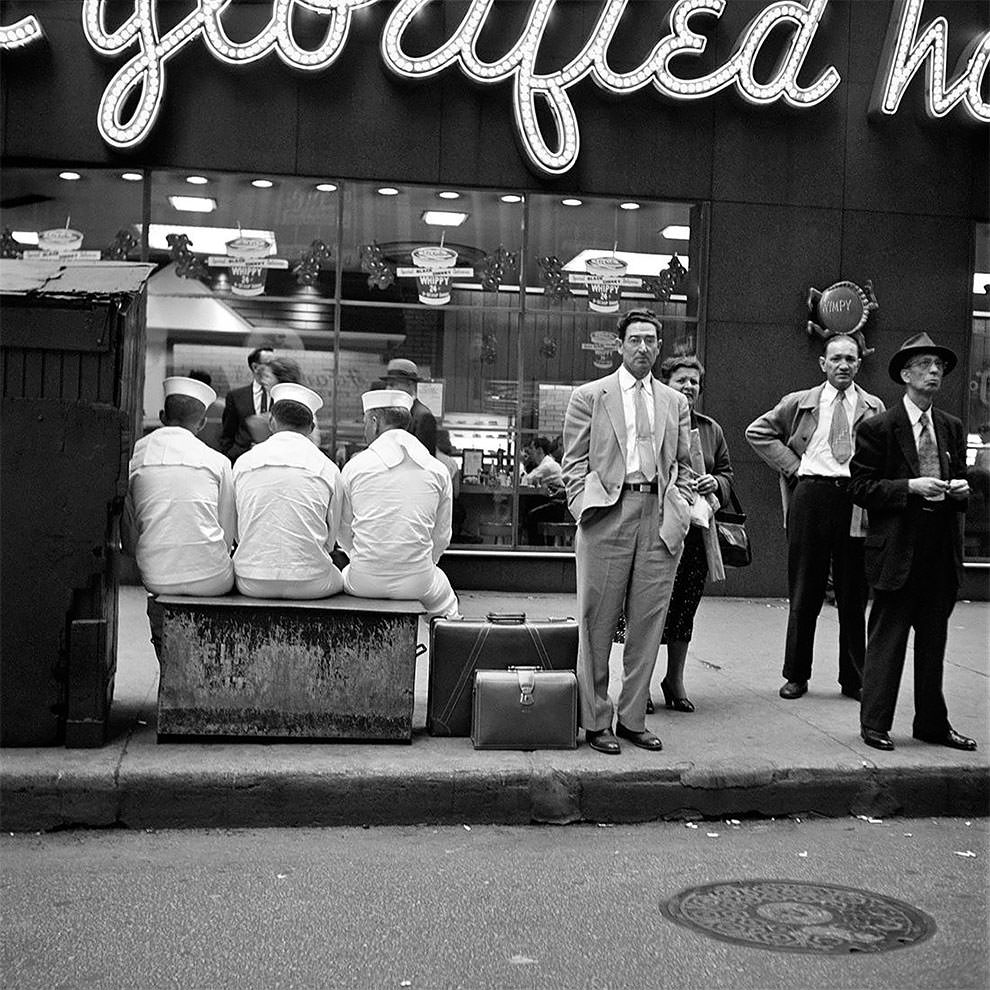 1950s New York: 50+ Spectacular Photographs Capture New City In Motion By Vivian Maier