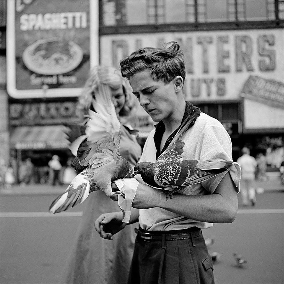 1950s New York: 50+ Spectacular Photographs Capture New City In Motion By Vivian Maier