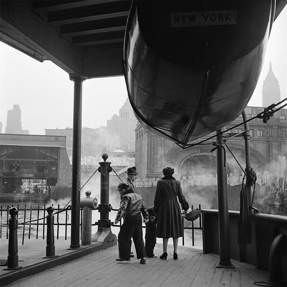 1950s New York: 50+ Spectacular Photographs Capture New City In Motion By Vivian Maier